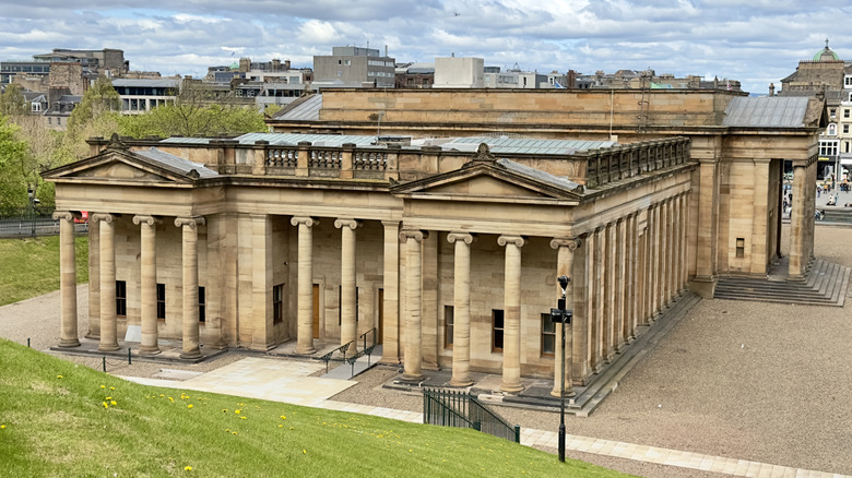 Neoclassical building of Scottish National Gallery