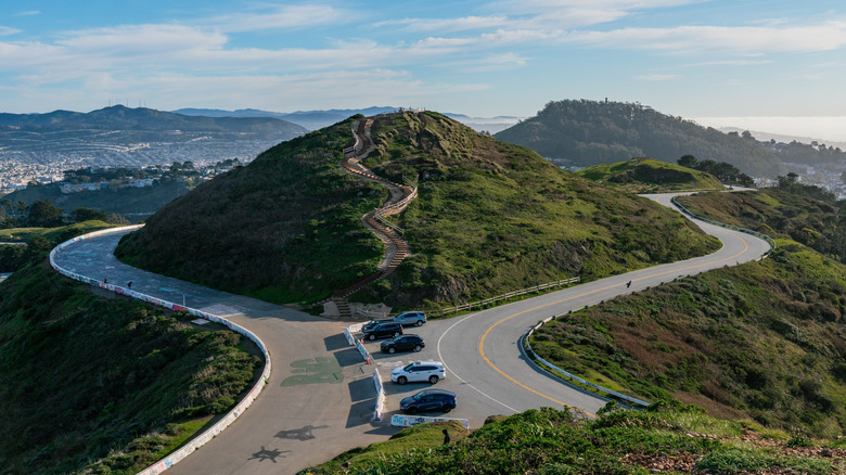 a view of San Francisco from Twin Peaks Park