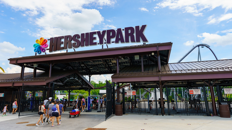 Hersheypark entrance