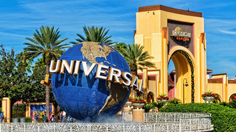 Front entrance of Universal Studios Florida