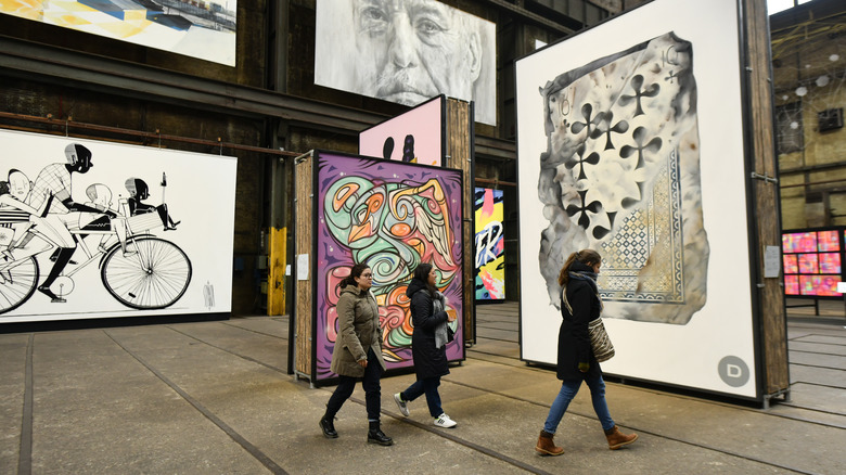 Amsterdam street art tour 