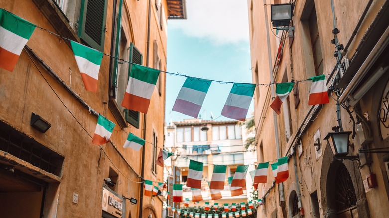 Italian festival decor