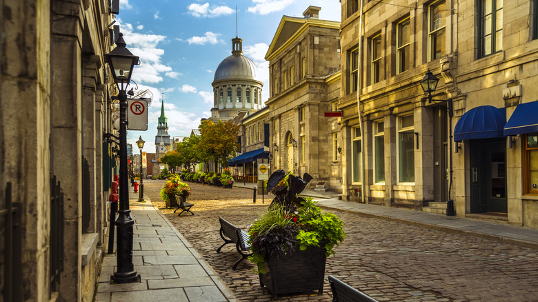 empty old montreal street