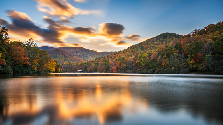 Lake and mountains at sunset in Vogel State Park