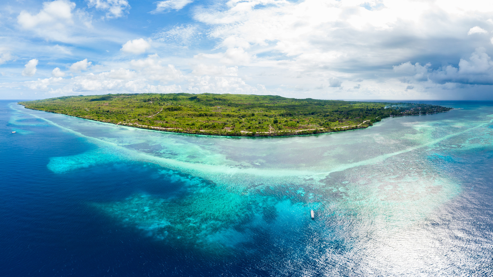 The Beautiful Marine National Park With Some Of The Best Diving Spots 