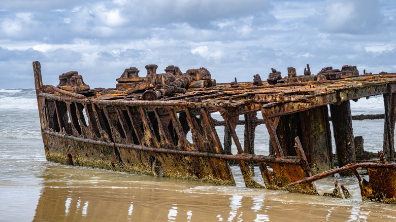 Wreck of SS Maheno which ran aground on K'gari island in 1935.