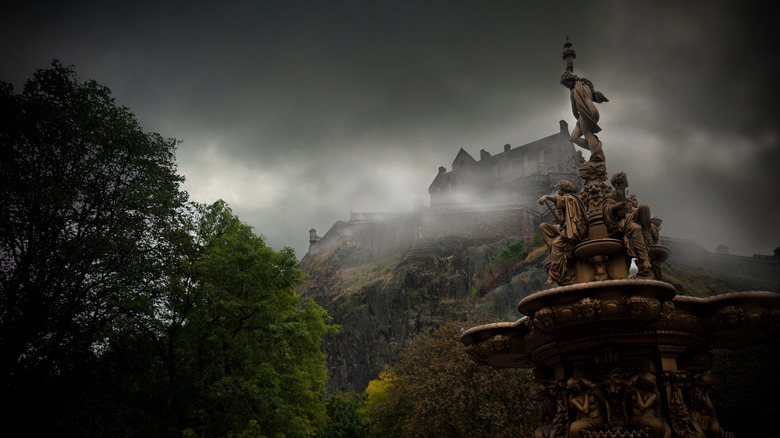 Edinburgh Castle and Ross Fountain