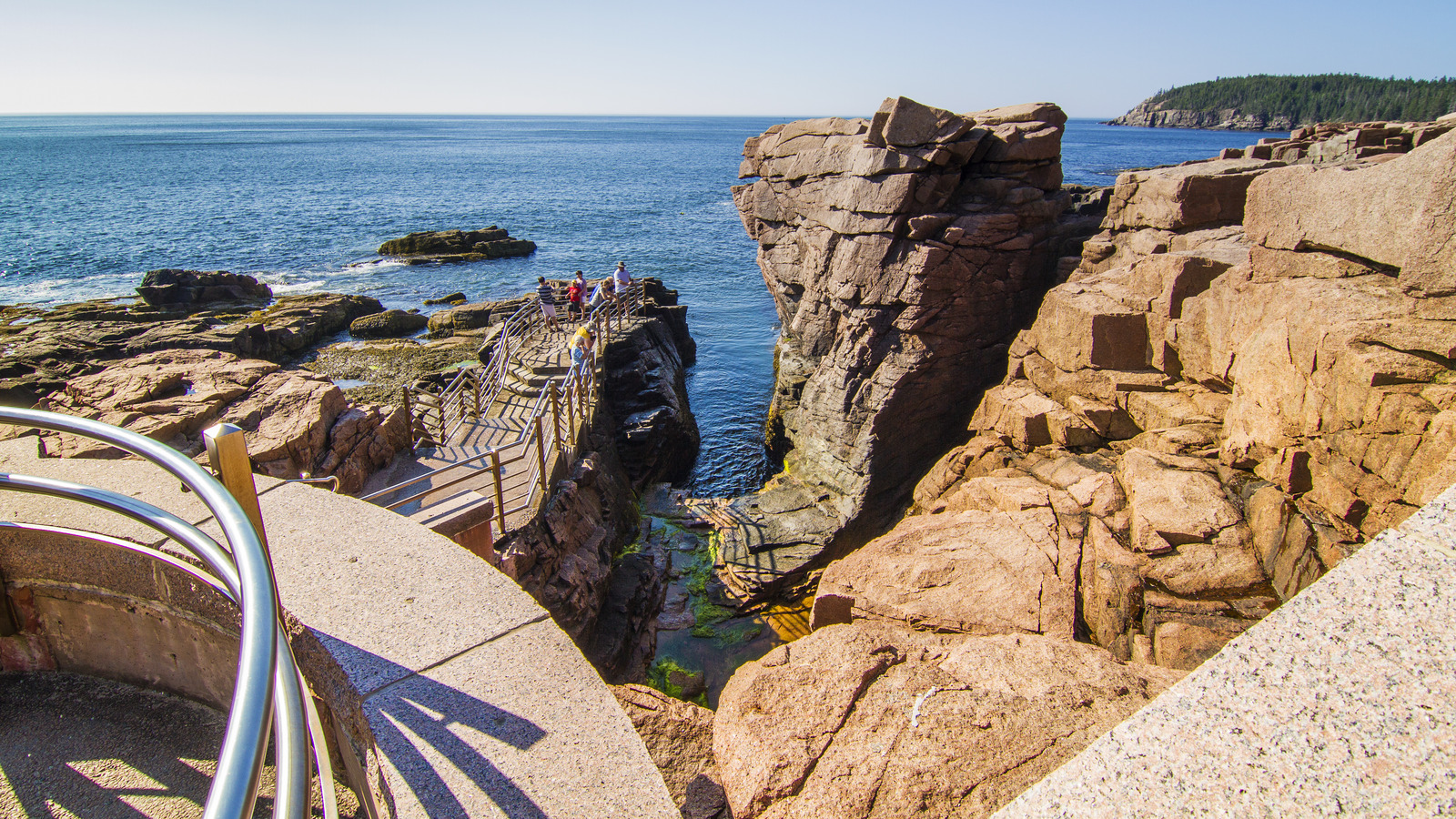 The Best Time Of Year To Visit Acadia National Park'S Thunder Hole
