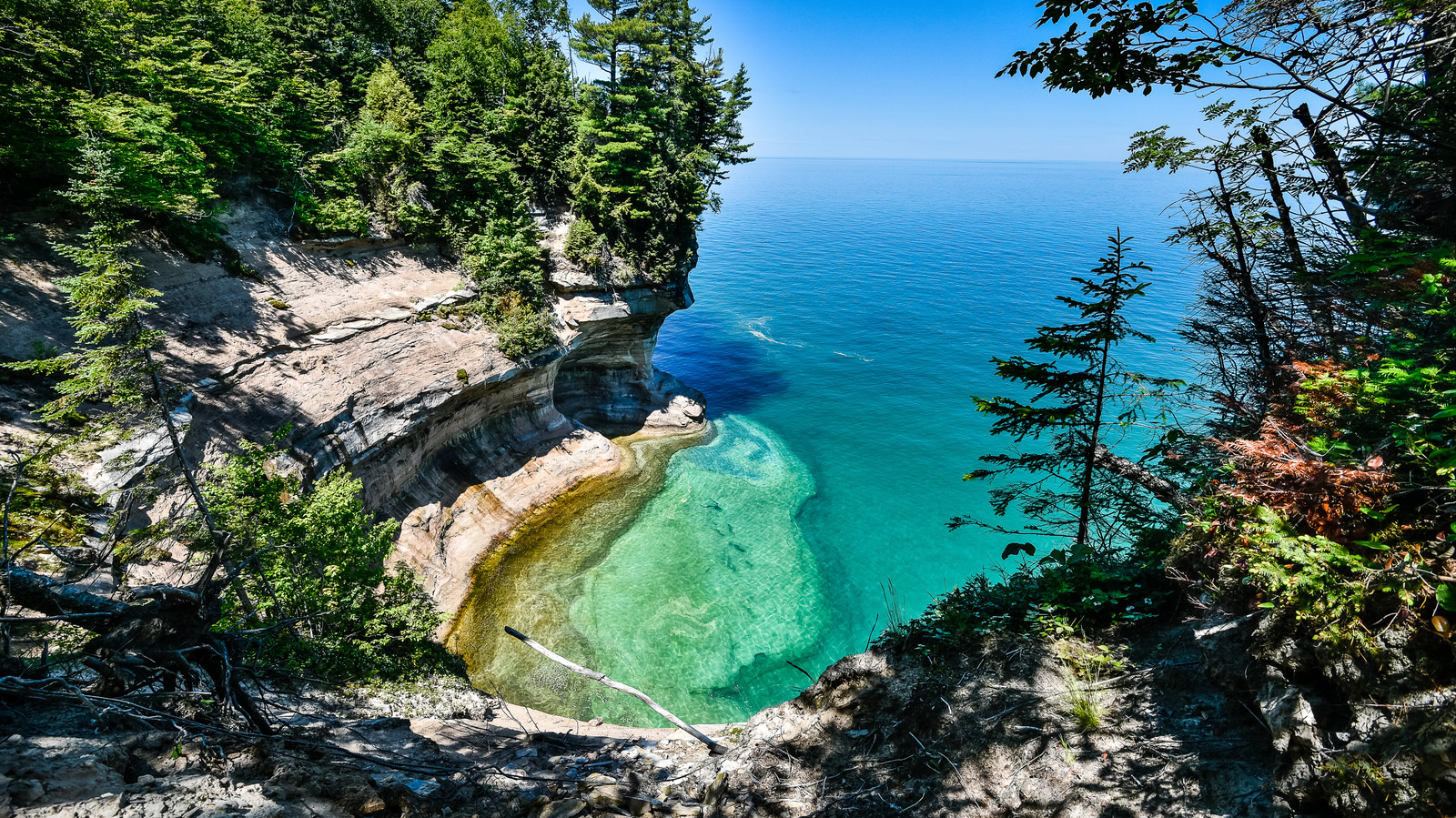 The Best Towns To Visit On Great Lakes