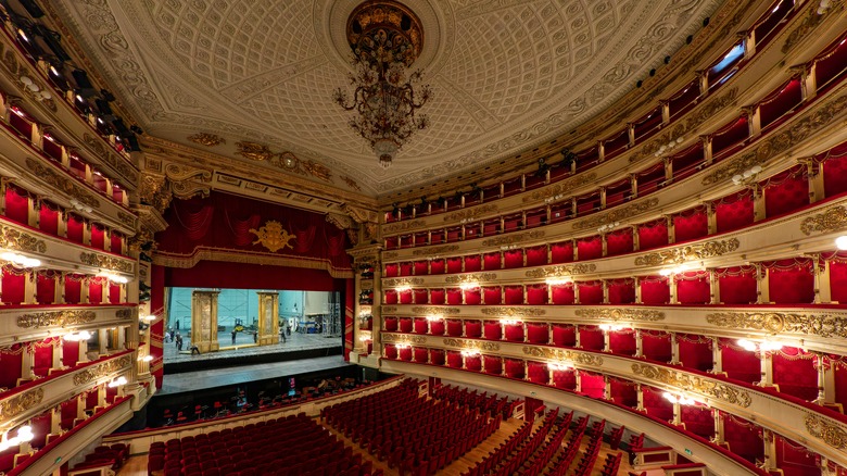 Empty theater 