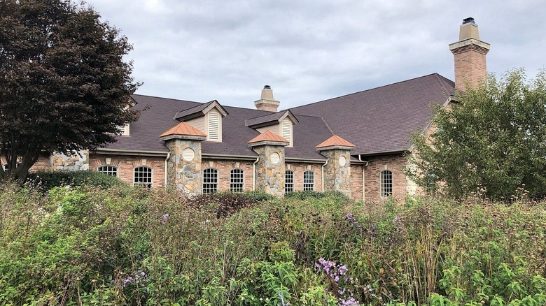 Tasting room exterior at Early Mountain Vineyards