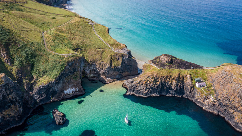 Carrick-a-rede rope bridge in Northern Ireland