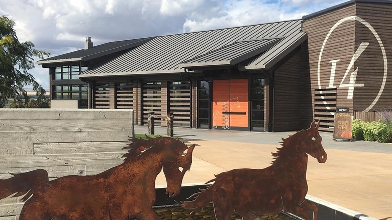 14 Hands Winery