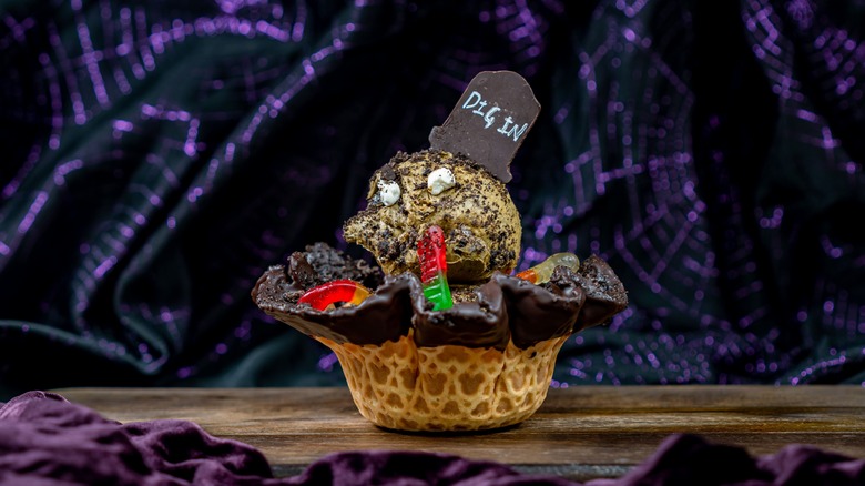 Disneyland Gibson Girl Sundae