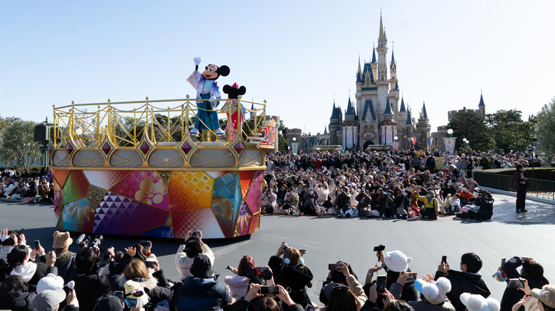 Tokyo Disneyland parade