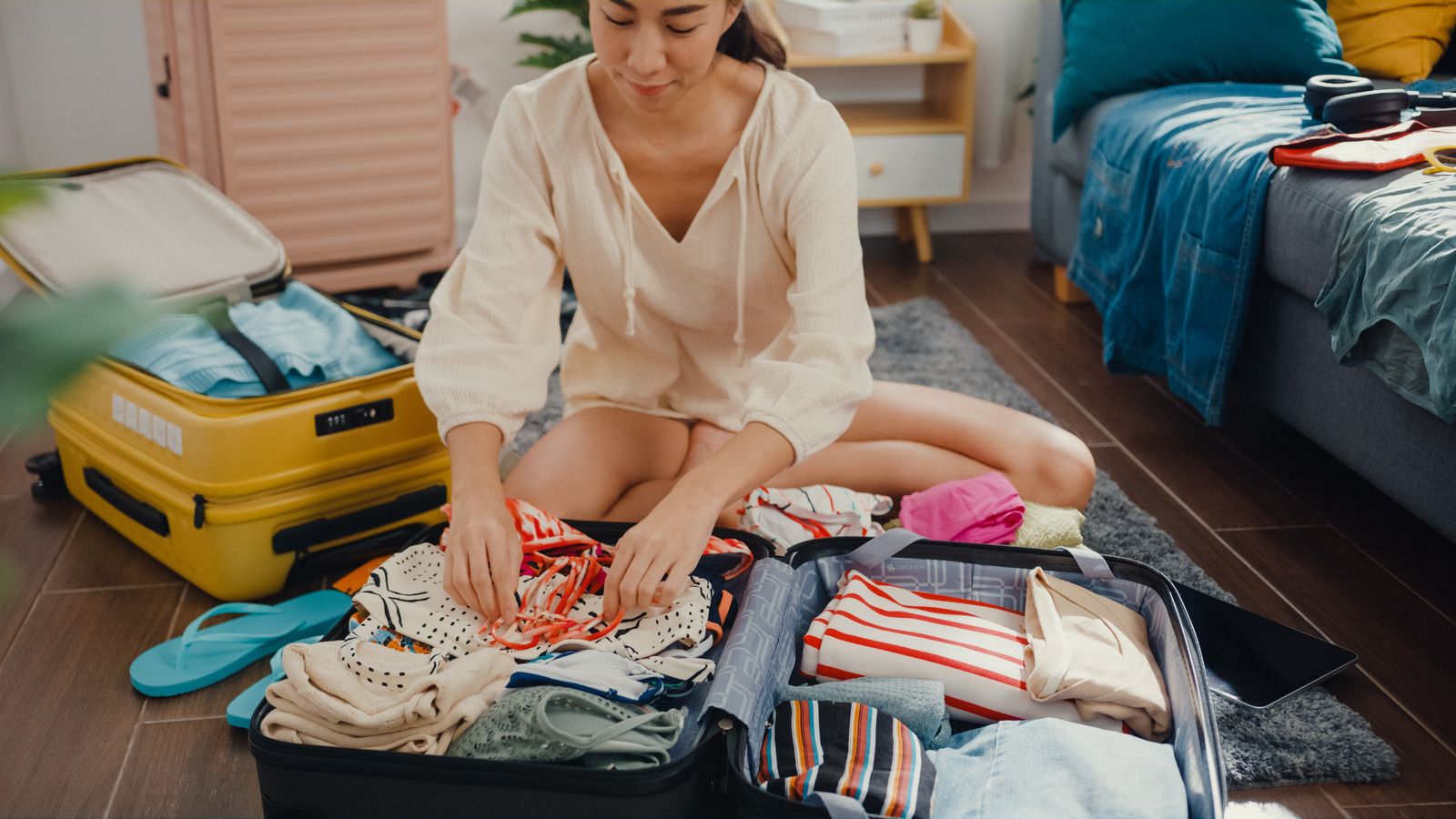 The Genius Hack For Packing Your Wet Bathing Suits