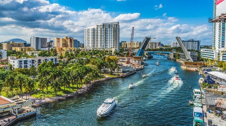 Boats cruising on Miami River