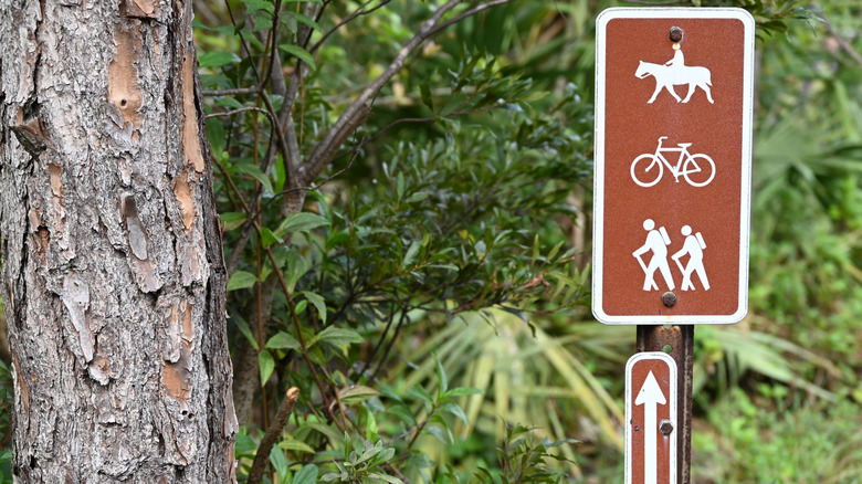 Trail sign for shared use between horses, bikers, and hikers