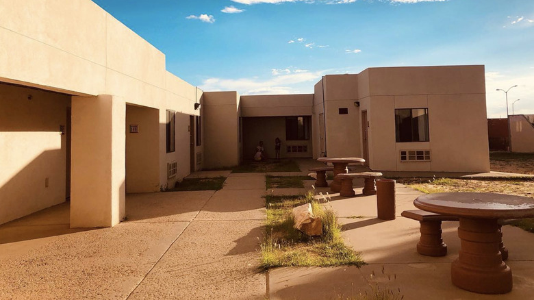 The outside of the Hopi Cultural Center