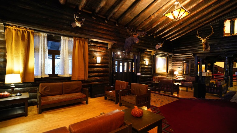 beautiful view of the interior of the historic El Tovar Hotel