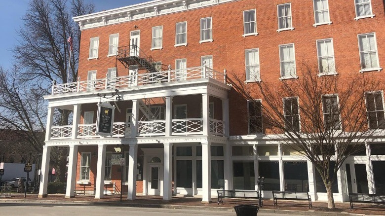 Golden Lamb hotel and restaurant in Lebanon, Ohio