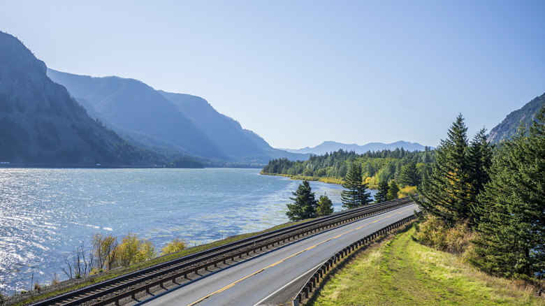 road near Columbia River Gorge