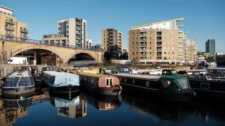 boats docked in Limehouse Basin