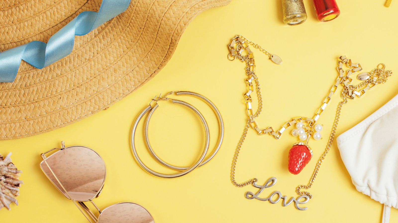 The Simple Button Hack For Easily Packing Your Jewelry