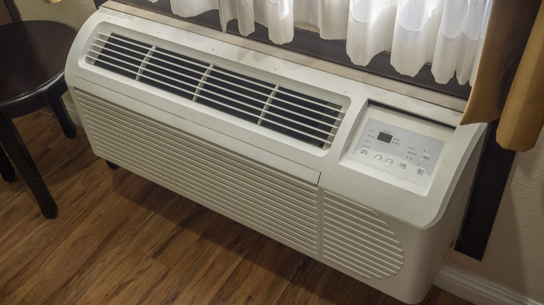 air conditioning in hotel room