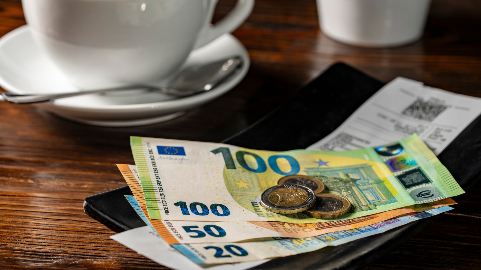 The Unspoken Rules About Splitting The Bill In France