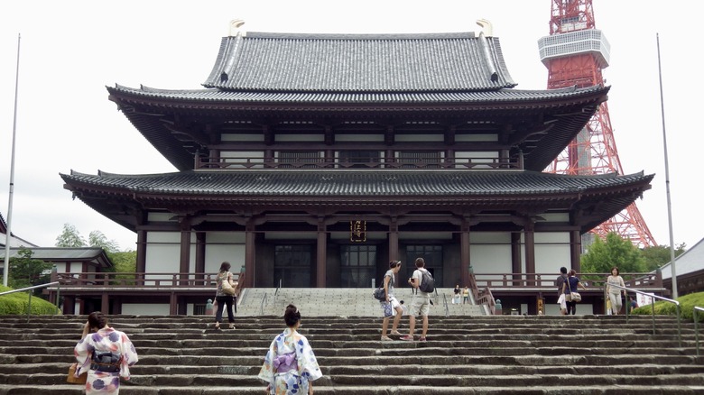 zojoji temple main hall steps tokyo tower
