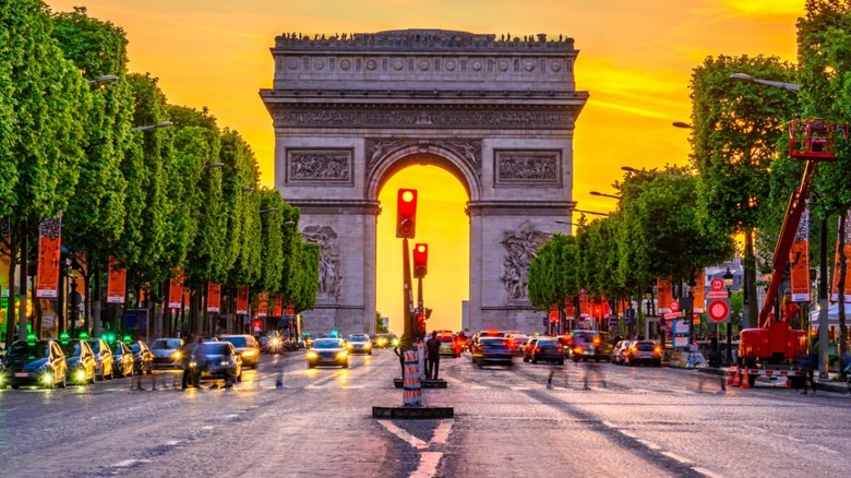 arc de triomphe in paris