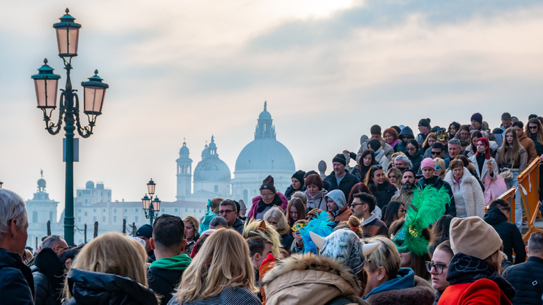 A huge crowd of tourists in Riva degli Schiavoni, Venice