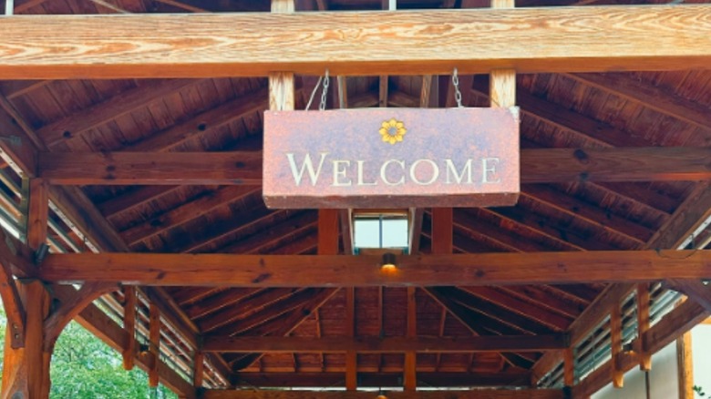 The welcome sign to Lake Austin resort