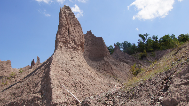 Chimney bluffs geological formations