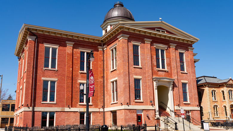 the Old McHenry County Courthouse in Woodstock Square