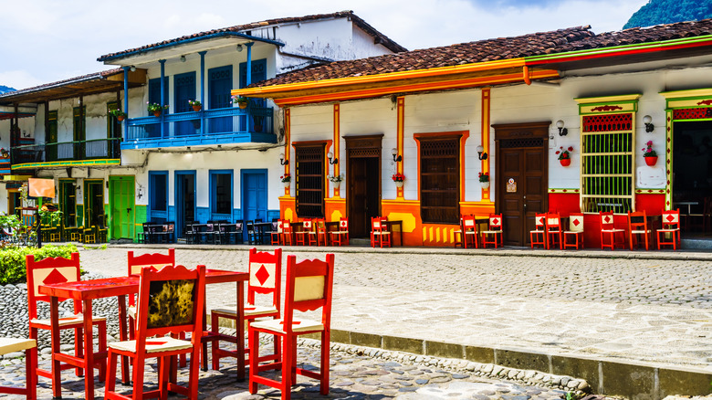 colorful buildings in jardin colombia