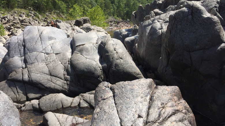 volcanic rock at johnson's shut-ins state park