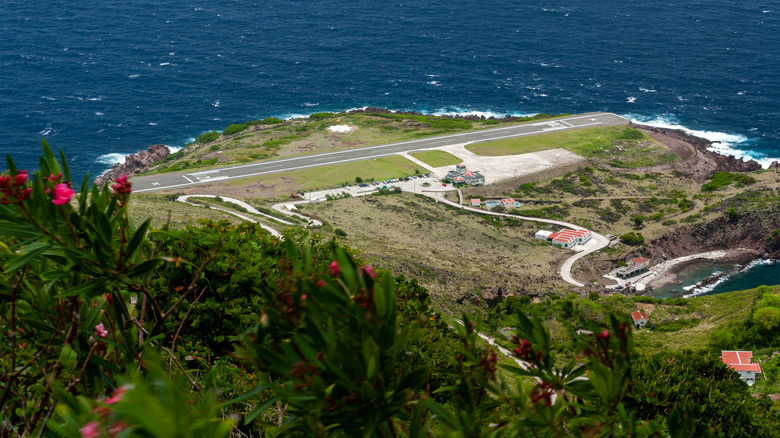 Juancho E. Yrausquin Airport in Saba