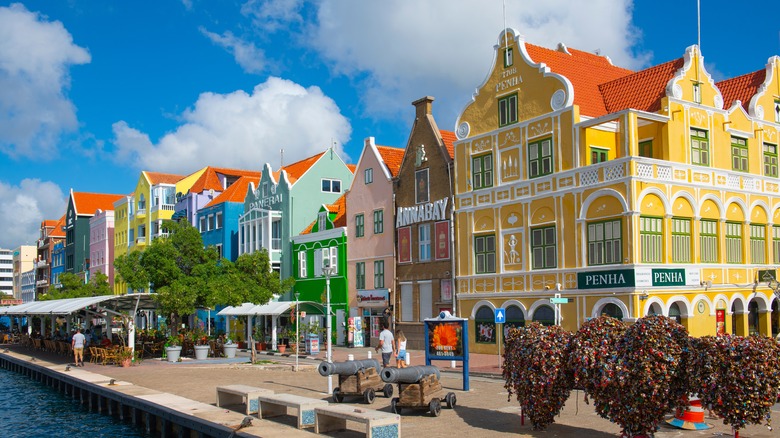 Colorful Duch-Colonial architecture defines Curacao's capital, Willemsted
