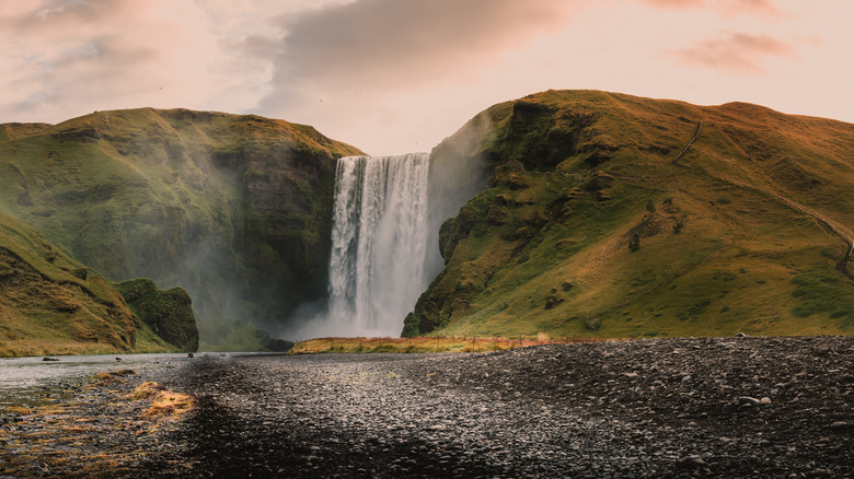 Fimmvörðuháls waterfall