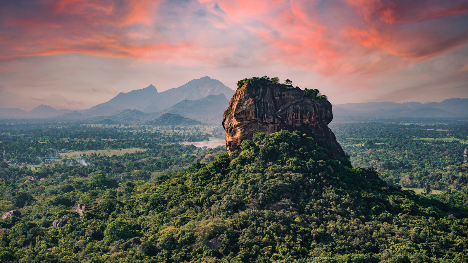 The Best Hike For Stunning Views Of The Sri Lankan Jungle
