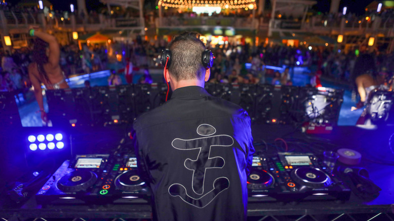 DJ Destructo FriendShip Cruise