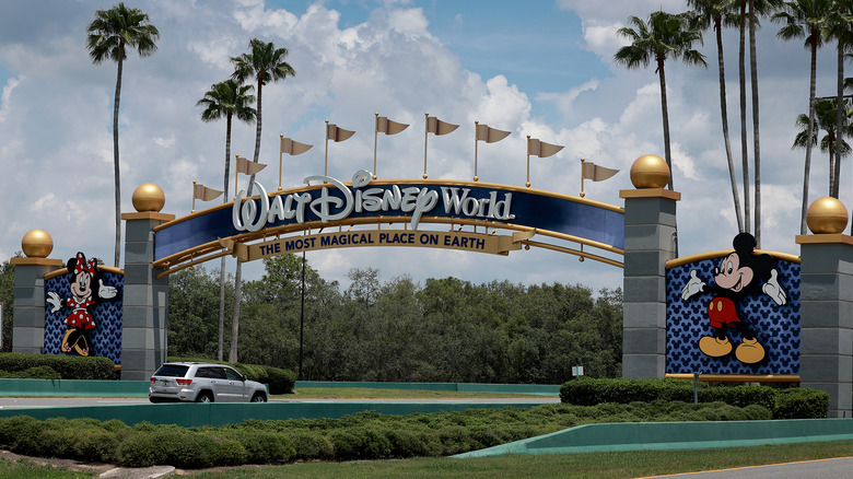 Walt Disney World entrance sign