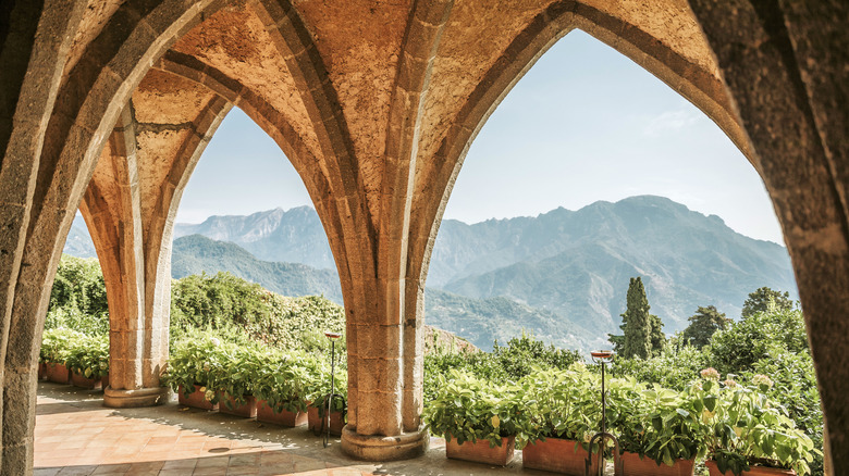 Vaulted arches in the Villa Cimbrone crypt
