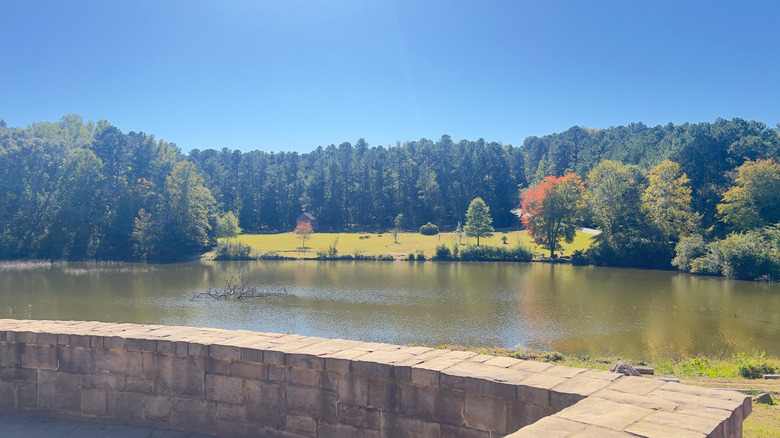 A lake surrounded by trees in Fort Yargo State Park, Georgia.