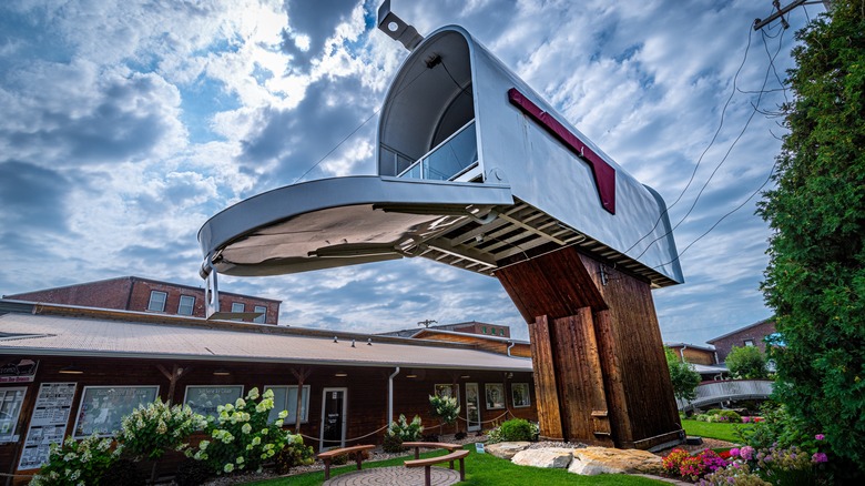 Giant mailbox in Casey, Illinois on a sunny day