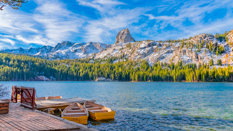 Boats sit at a dock in the Mammoth Lakes Basin