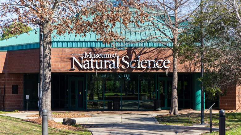 Entrance and sign of the Mississippi Museum of Natural Science