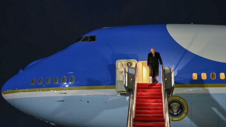 Trump disembarking Air Force One at PBI